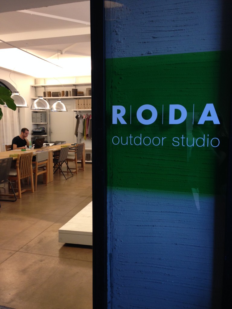 O Studio Roda, que vende móveis para área externa.