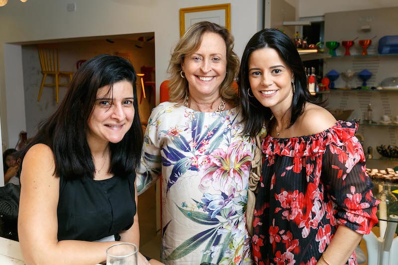 MARIANA FONSECA, ANA LUIZA VOILLAND E ANA PAULA VOILLAND