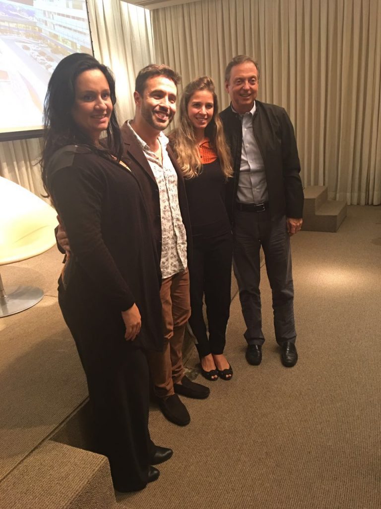 Pós palestra, com os arquitetos Flávia Manhães e Alexandre Cardim - também palestrantes e o diretor do CasaShopping, Francisco Grabowsky